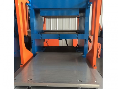 Máquina automática de moldeo por compresión de suelas de goma