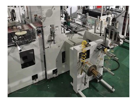 Máquina para fabricación de bolsa, 600C FD