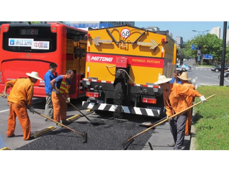 Bacheadora para mantenimiento de carreteras LMT5160TYHB