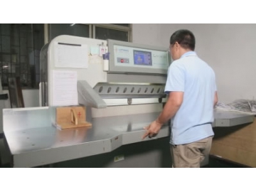 Máquina cortadora de papel