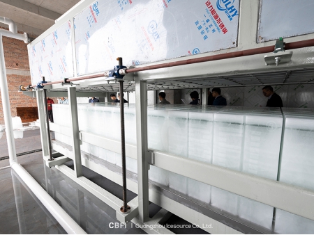 Máquina para Fabricar Bloques de Hielo por Refrigeración Directa de 10 Toneladas para Cliente en Maoming en 2021