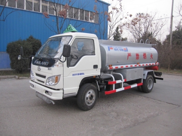 ﻿Camión cisterna para combustible de 4 m³