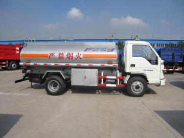 ﻿Camión cisterna para combustible de 5 m³