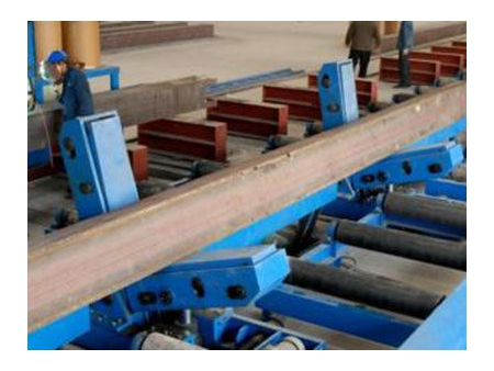 Línea de soldadura para columna estructural