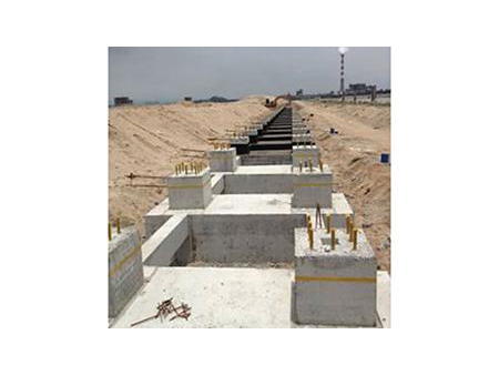 Barrera rompevientos para control de polvo de mineral de hierro