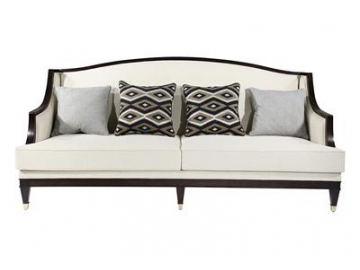 Sofá de 3 cuerpos color beige con marco de madera de cerezo