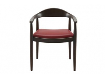 Silla de comedor de madera con respaldo curvo