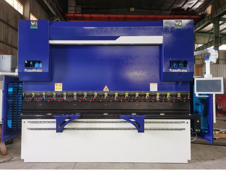 Plegadora de precisión con accionamiento-servo, WD67K