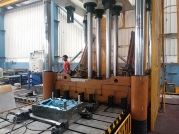Prensa para retoque y ajuste de moldes para fabricación de electrodomésticos 300T