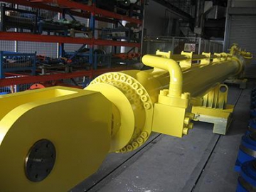 Cilindro hidráulico para compuerta radial