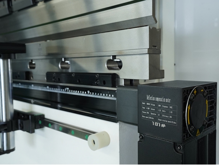 Prensa Plegadora CNC Electrohidráulica
