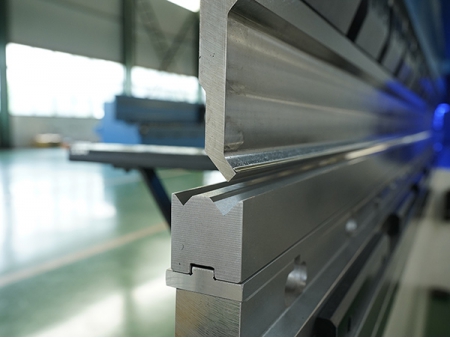 Prensa Plegadora CNC Electrohidráulica