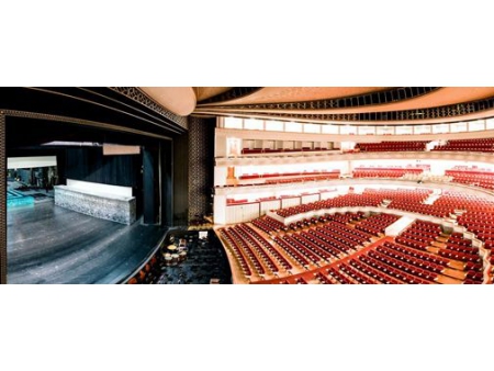 Teatro e iglesia