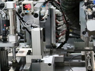 Sistema de montaje automatizado para cepillo de dientes eléctrico
