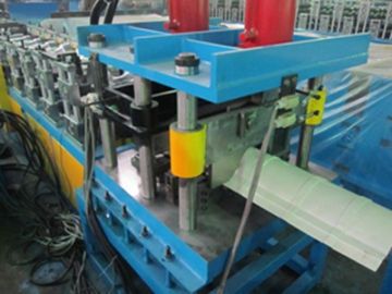 Máquina formadora de tejas de cumbrera