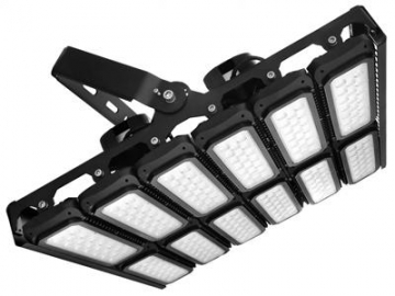 Reflector LED de doce módulos de 900 Watt