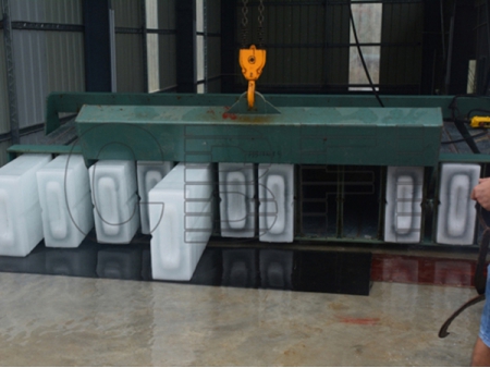 Máquina para Hacer Hielo en Bloques con Salmuera de 20 Toneladas para Cliente de Zhaoqing en 2014