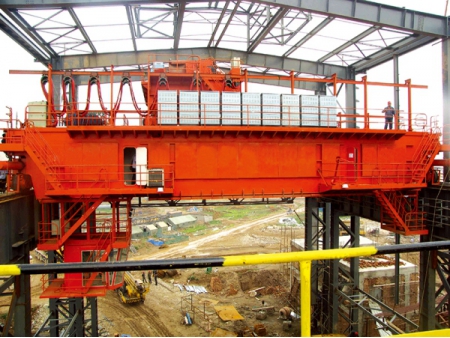 Puente grúa para fundición