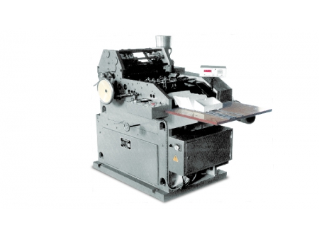 Máquina para fabricar sobres de bolsillo automática  POCKET124