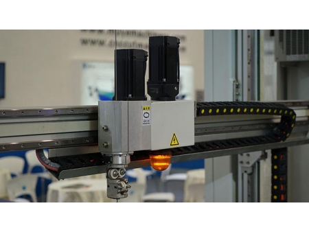 Máquina cortadora de contornos CNC vertical GV6