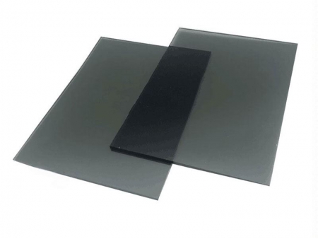 Vidrio automotriz negro