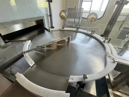 Llenadora de viales líquidos (pequeño volumen)