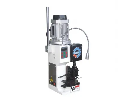 Máquina crimpadora de terminales para control de ruido (Mute)