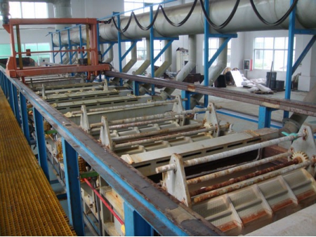 Línea de galvanizado de conexiones eléctricas y piezas de sujeción