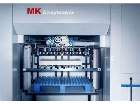 Máquina troqueladora (7700 hojas/h)