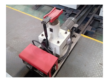 Sistema de transporte automático transversal para tuberías